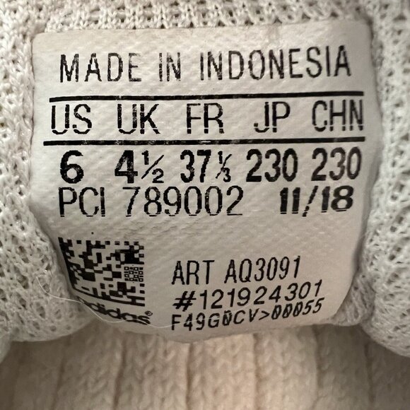 Adidas Superstar Womens Size 6 White & Silver Metallic - Picture 11 of 12